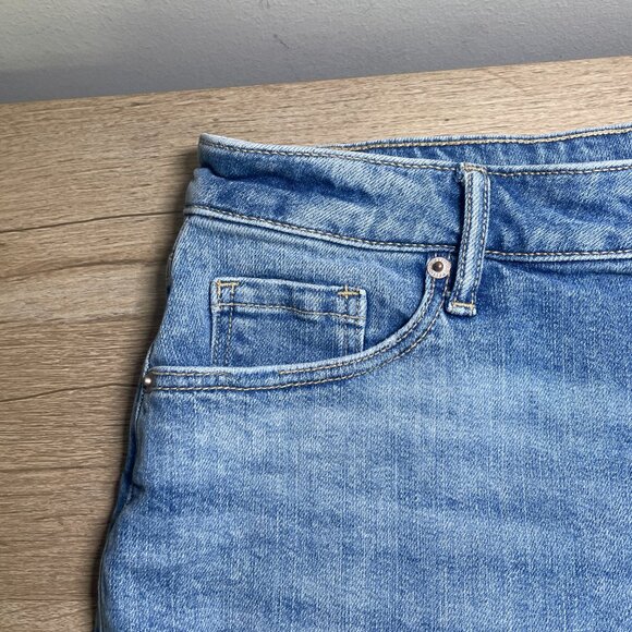 Women's Size 10 Old Navy High Waisted Jean Mini Skirt - Picture 4 of 7